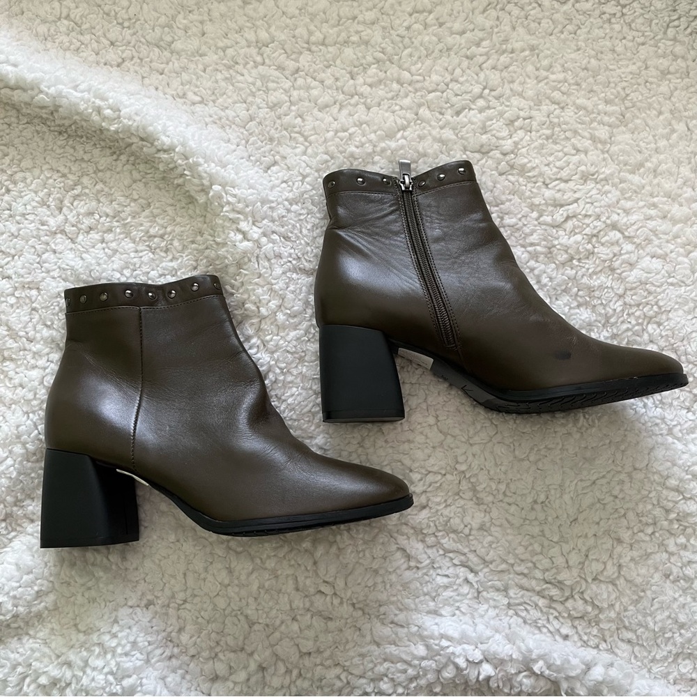 Brown Pointed Toe Ankle Booties | Block Heel Boots